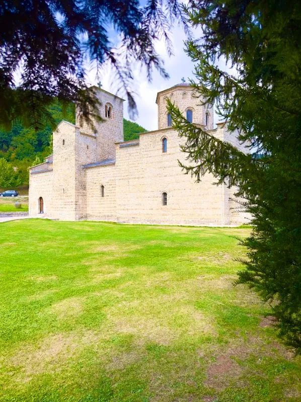 manastir djurdjevi stupovi 1